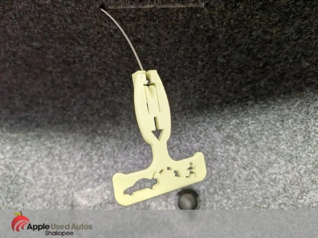 Used 2010 Gold Ford V6 image 9