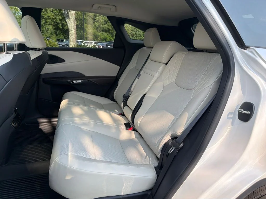 Used 2023 White Lexus 350 Premium image 30