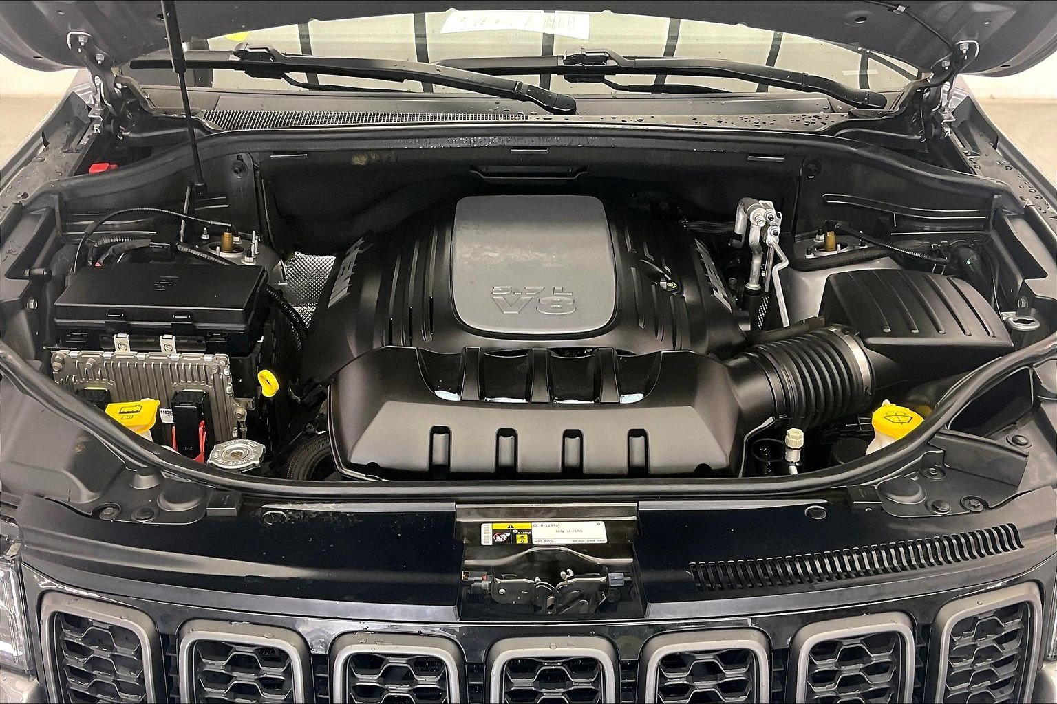 Used 2018 Silver Jeep Trailhawk 4x4 image 9
