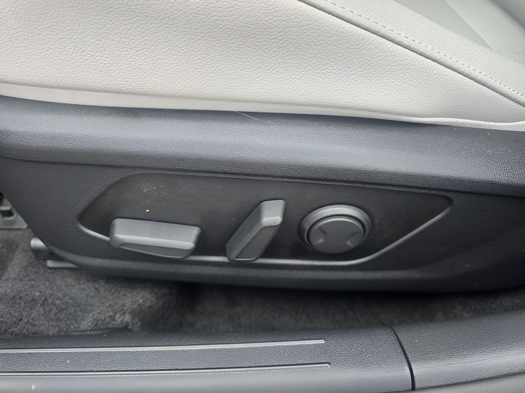New 2026 Ecotronic Gray Hyundai Limited image 15