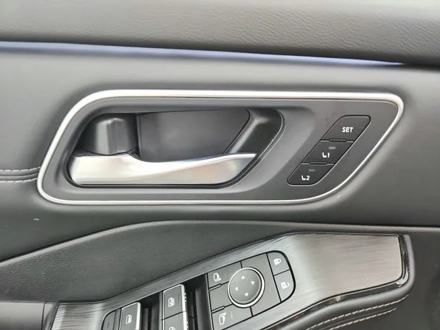 Used 2026 Gold Nissan Platinum image 21