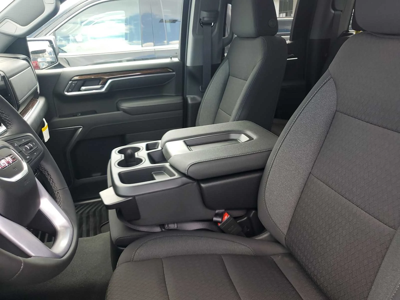 New 2026 Onyx Black GMC SLE image 32