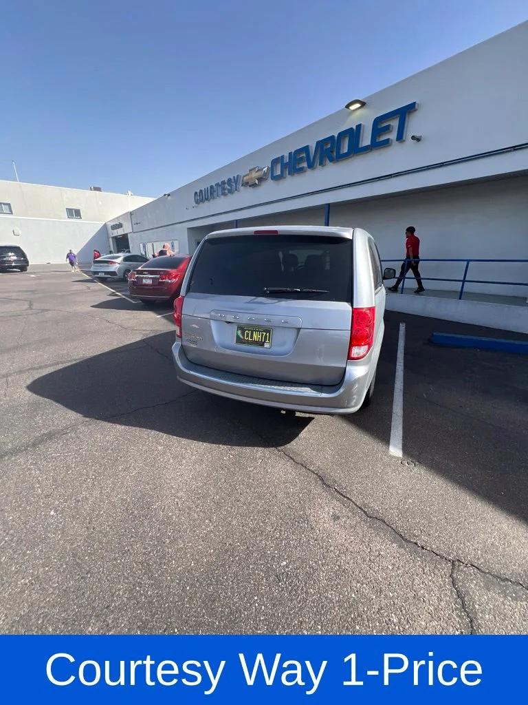 Used 2018 Silver Dodge SE image 9