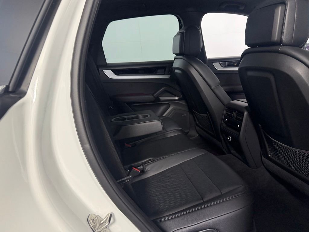 2024 Porsche Cayenne Base - Photo 28