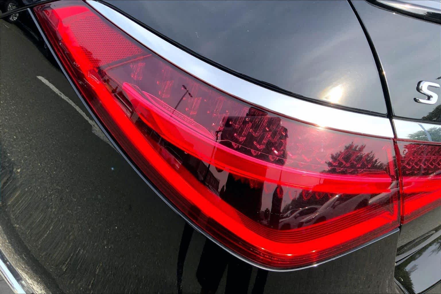 Used 2022 Black Mercedes-Benz S 580 image 29