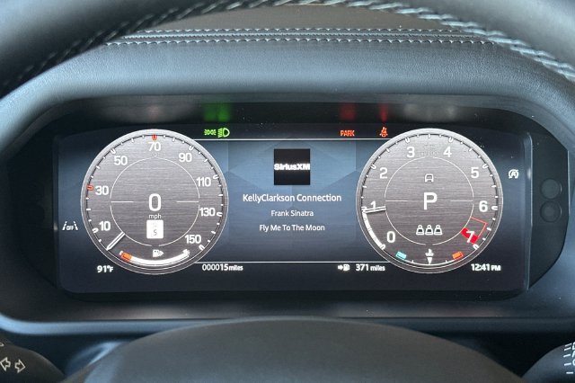 New 2026 Santorini Black Land Rover X-Dynamic SE image 24