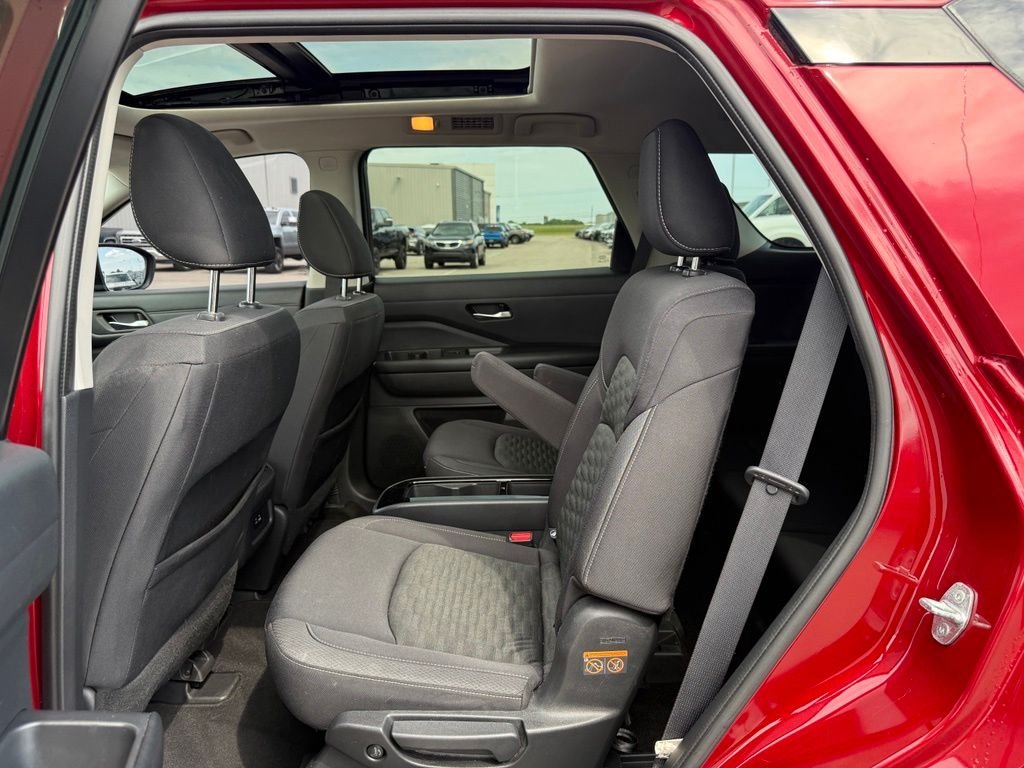 Used 2022 Scarlet Ember Nissan SV image 7