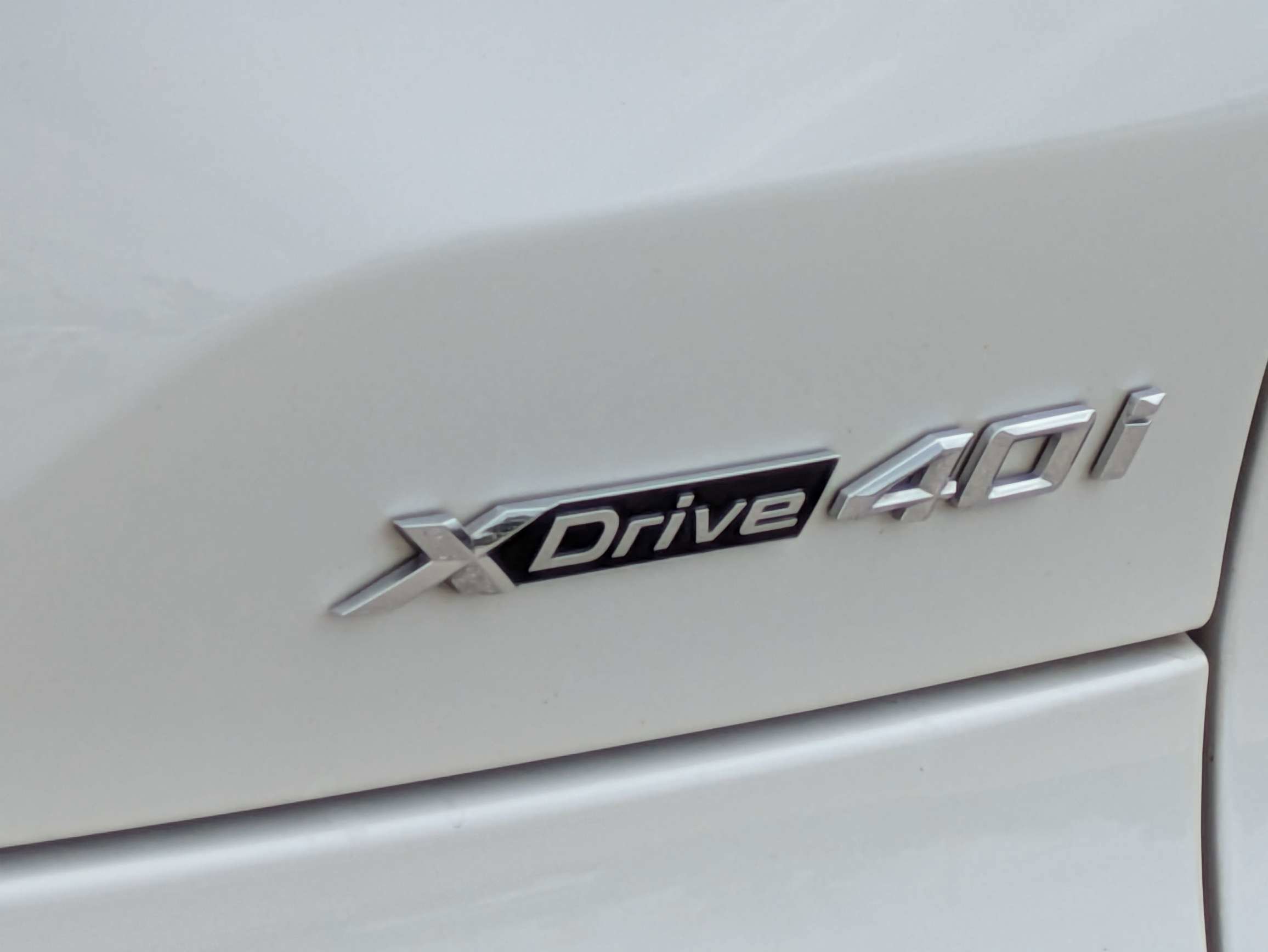Used 2023 Mineral White Metallic BMW xDrive40i image 13
