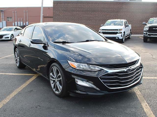 Used 2020 Black Metallic Chevrolet Premier image 4