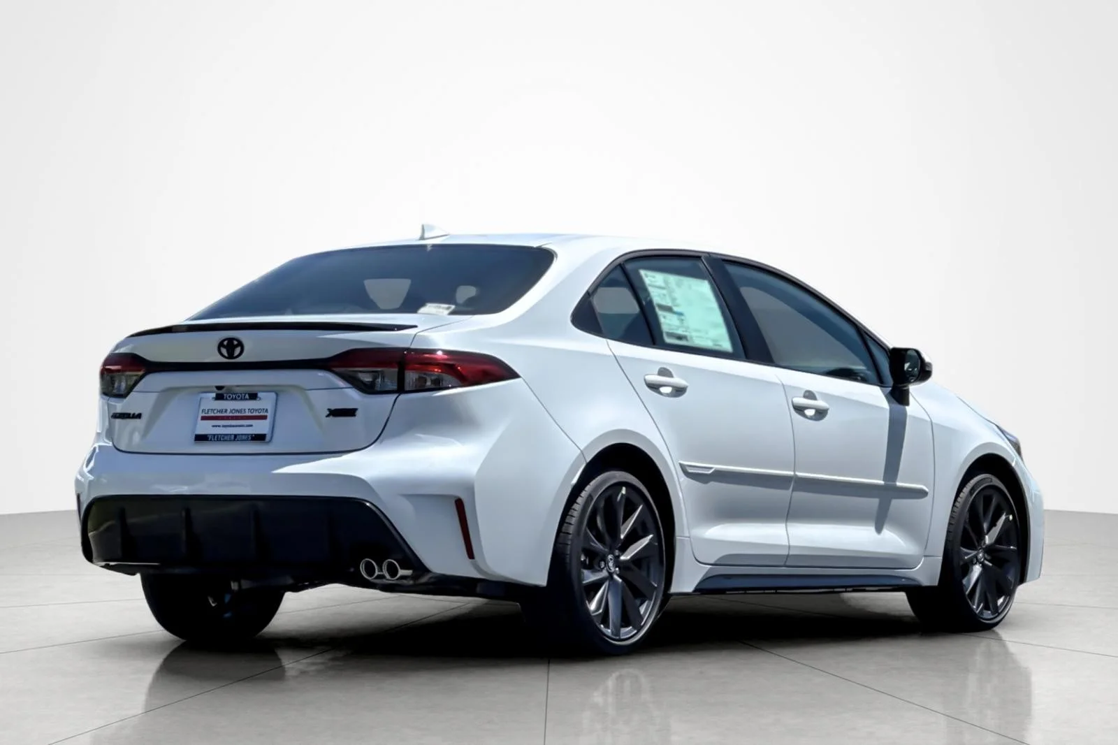 New 2026 Wind Chill Pearl <sup>1</sup> Toyota  XSE image 5