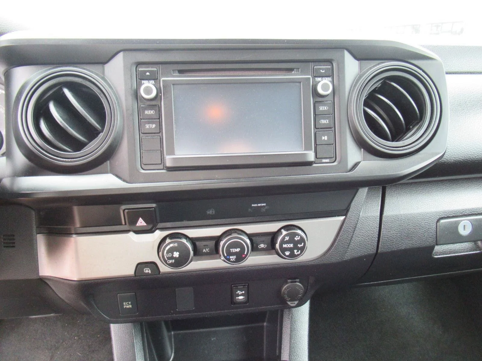 Used 2019 Silver Toyota SR image 25