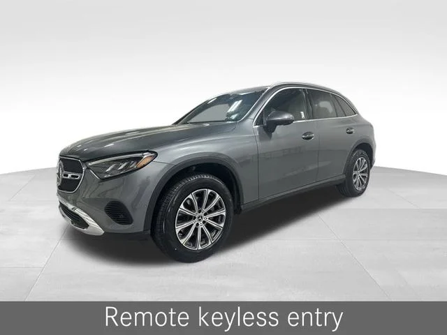 Used 2023  Mercedes-Benz GLC 300 image 11
