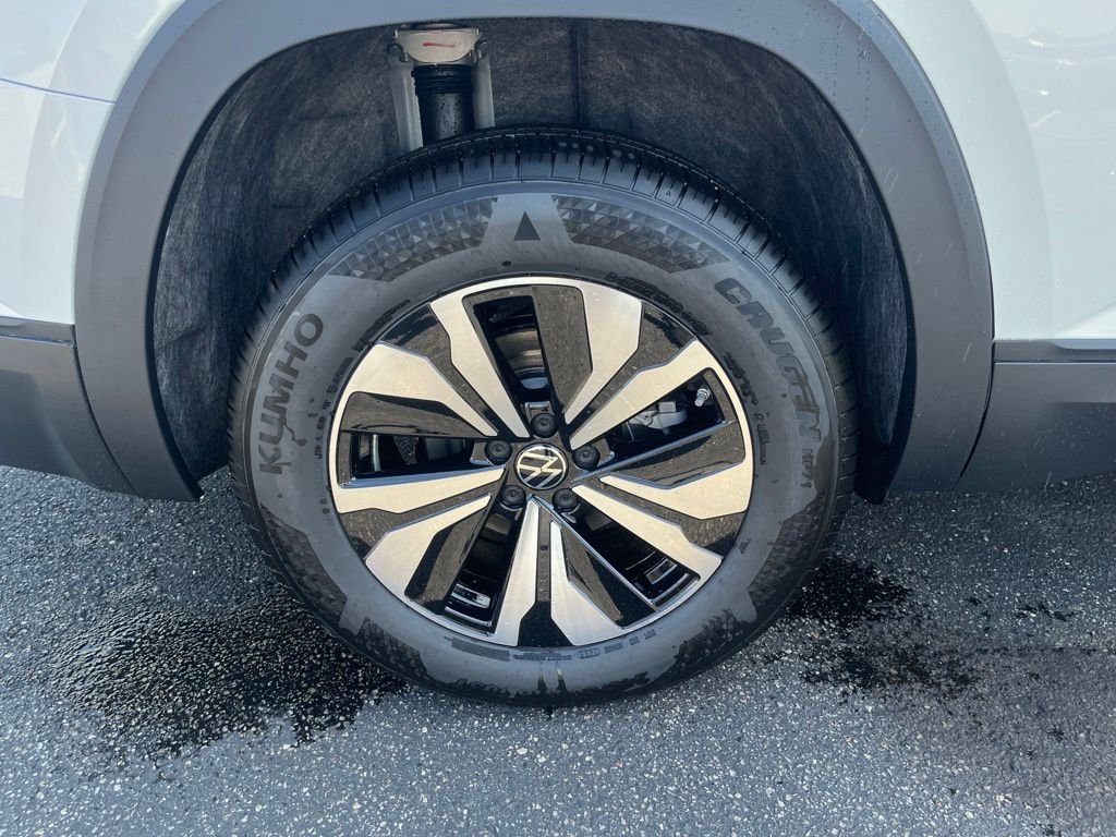 New 2026 White/off-white Volkswagen 2.0T SE image 31