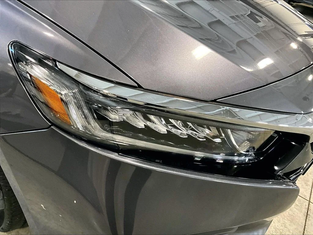 Used 2018 Gray Honda LX image 33