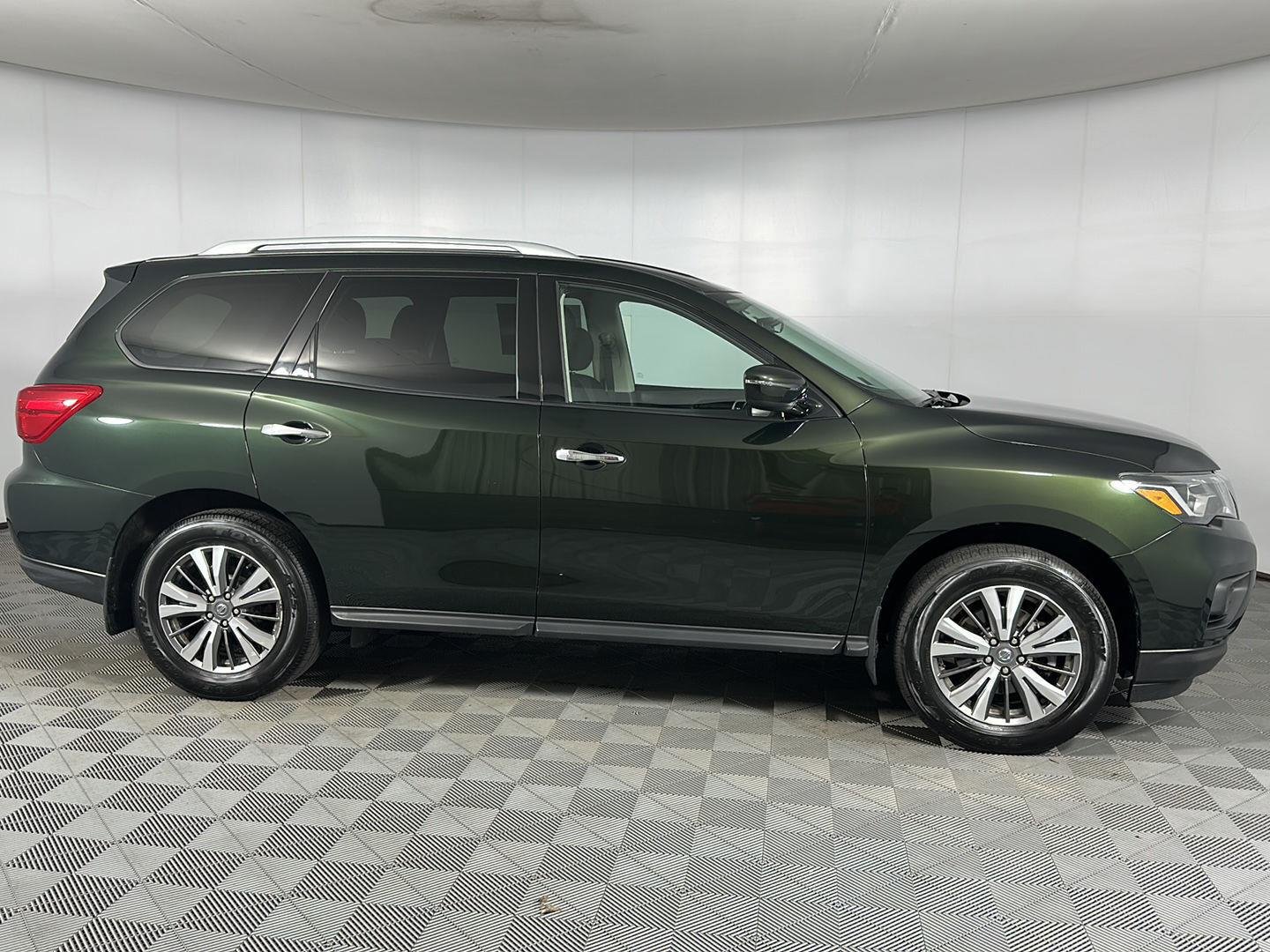 Used 2019 Midnight Pine Metallic Nissan SV image 28