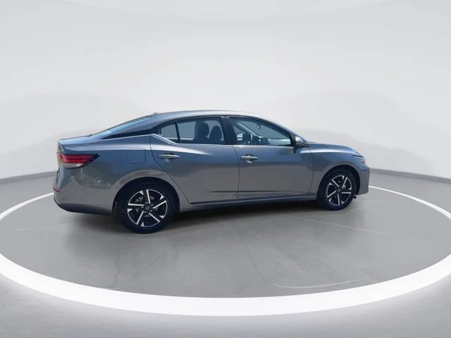 Used 2025 Gray Nissan SV image 8