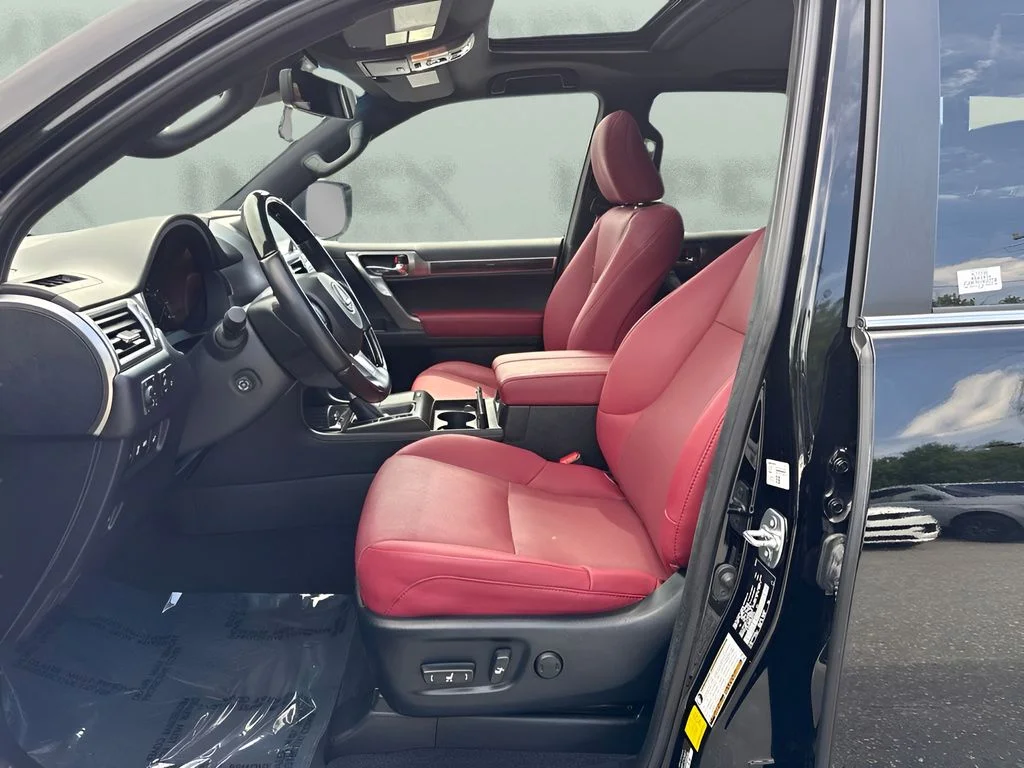 Used 2022 Black Lexus 460 image 5