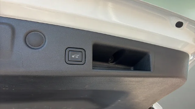 Used 2024 White Chevrolet LT image 33