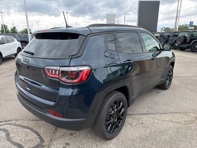 New 2026 Fathom Blue Pearl-Coat Exterior Paint Jeep Latitude image 8