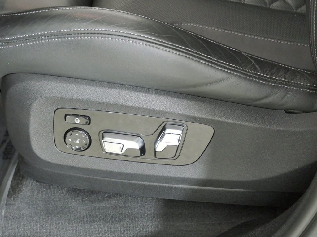 Used 2021 Donington Grey Metallic BMW Base image 38