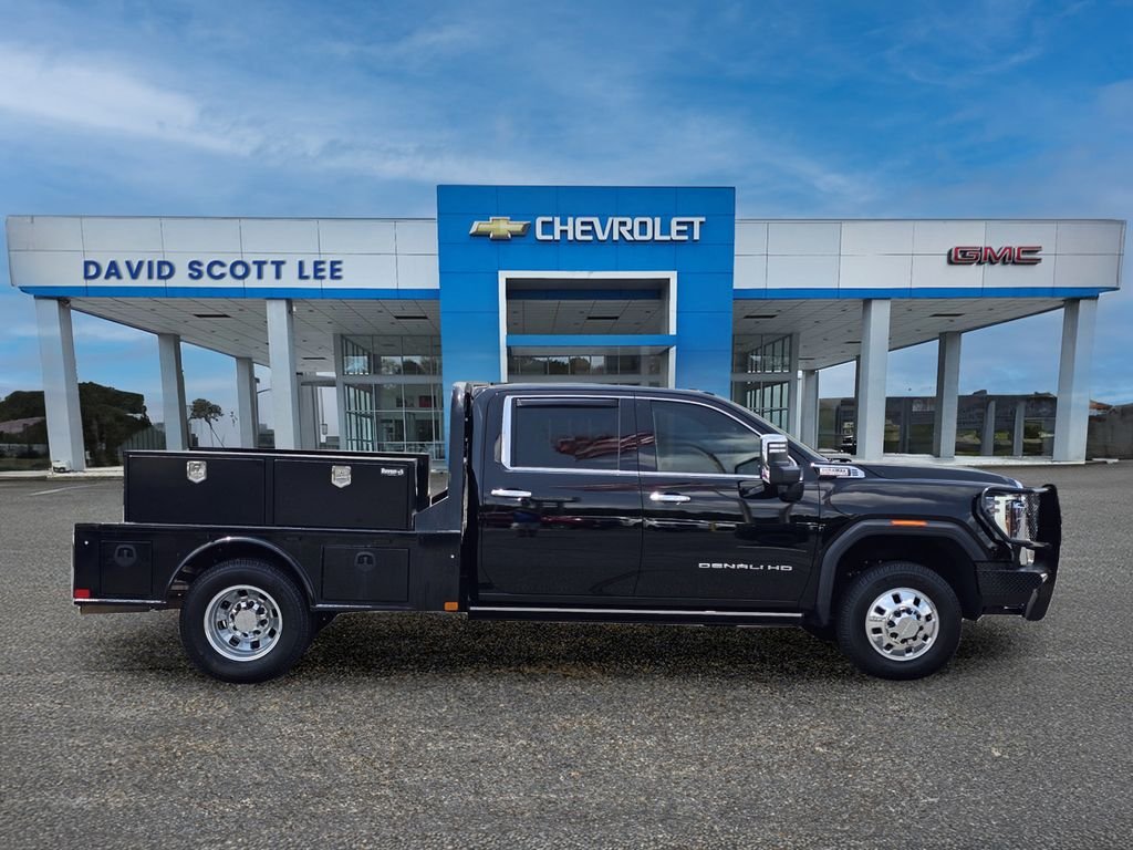 Used 2024 Black GMC Denali image 9