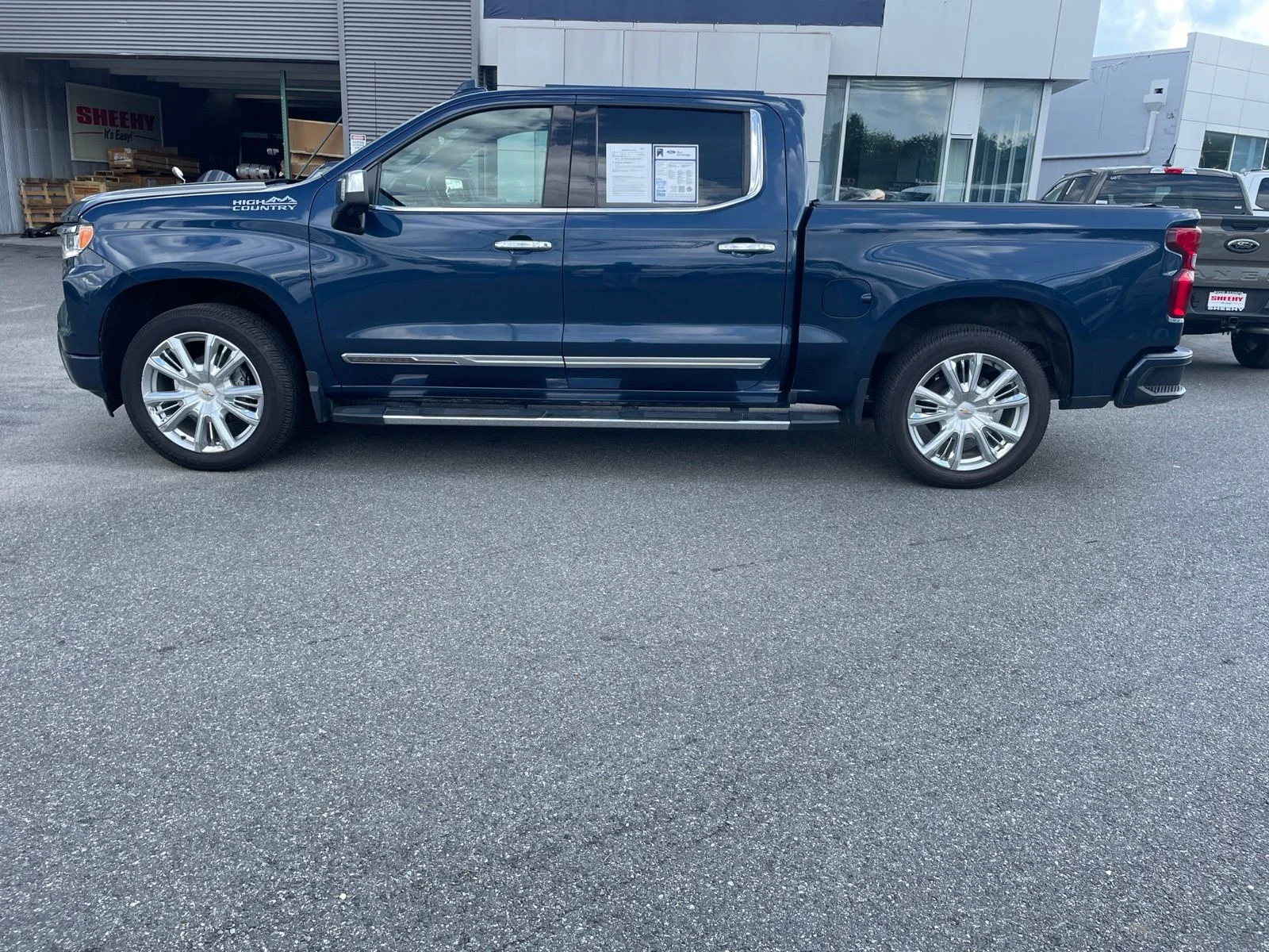 Used 2022 Blue Chevrolet High Country image 4
