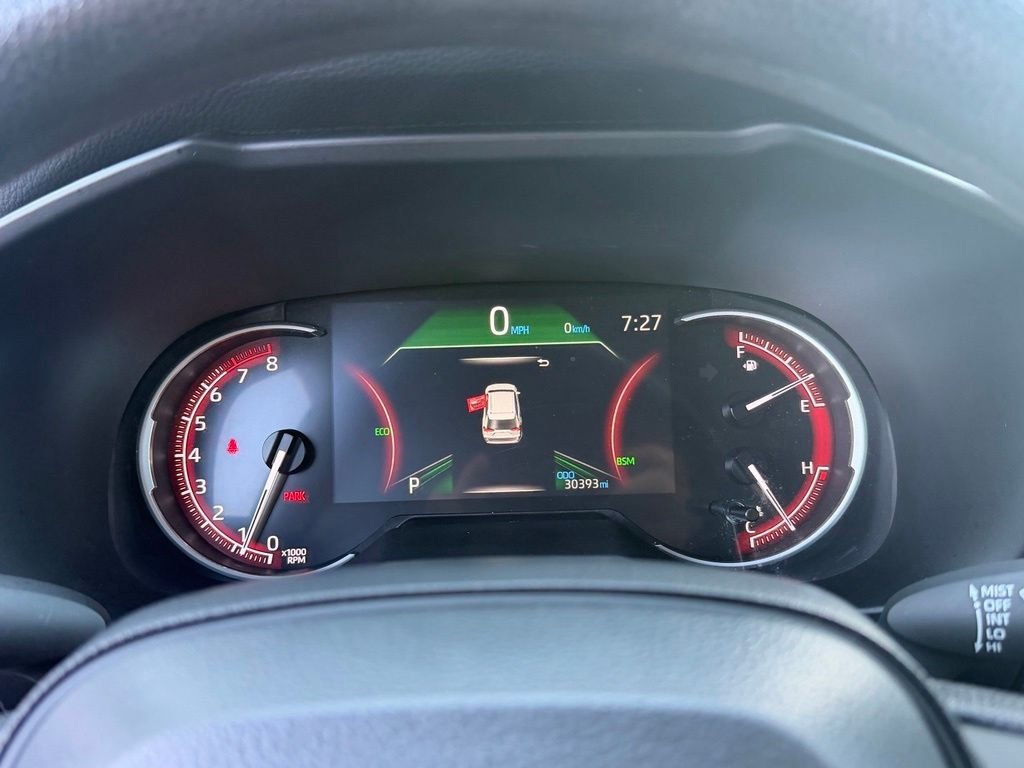 Used 2025 Ice Toyota XLE image 34