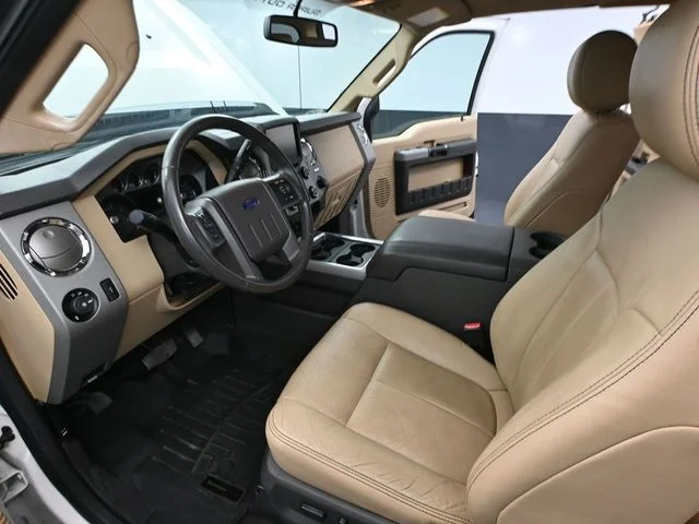 Used 2015 White Ford Lariat image 22