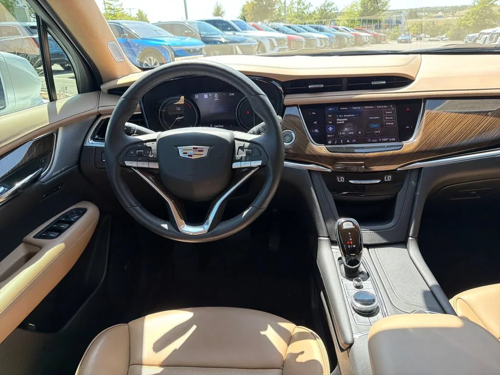 Used 2020 CRYSTAL WHITE TRICOAT Cadillac AWD Premium Luxury image 31