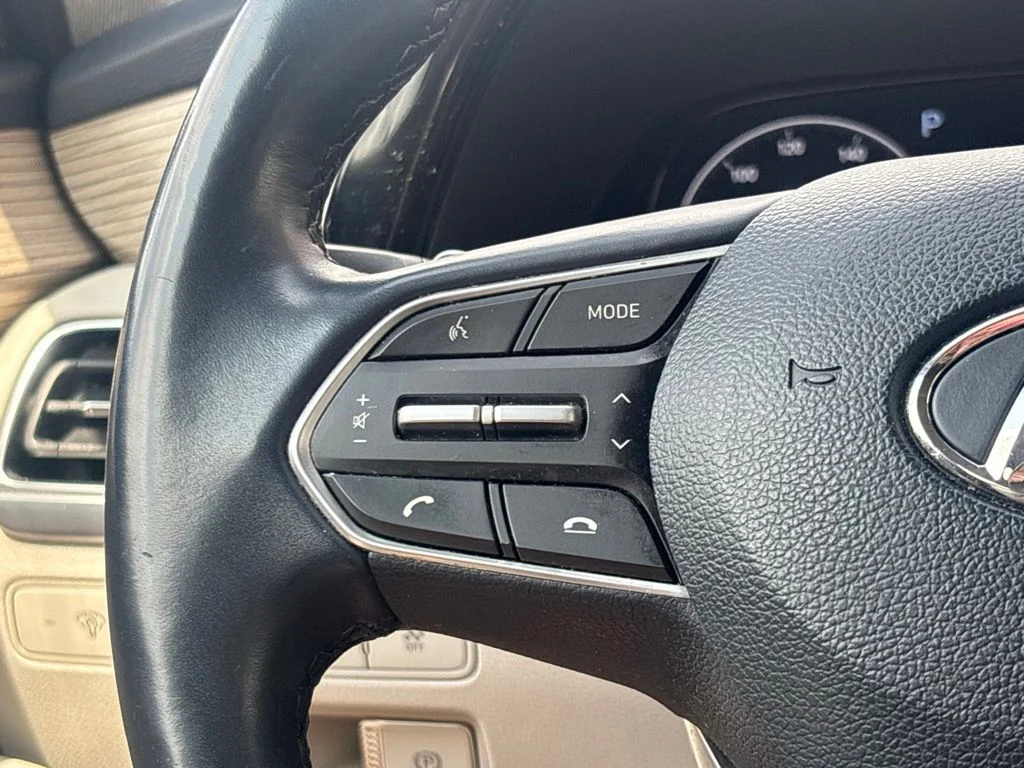 Used 2021 White Hyundai Limited image 22