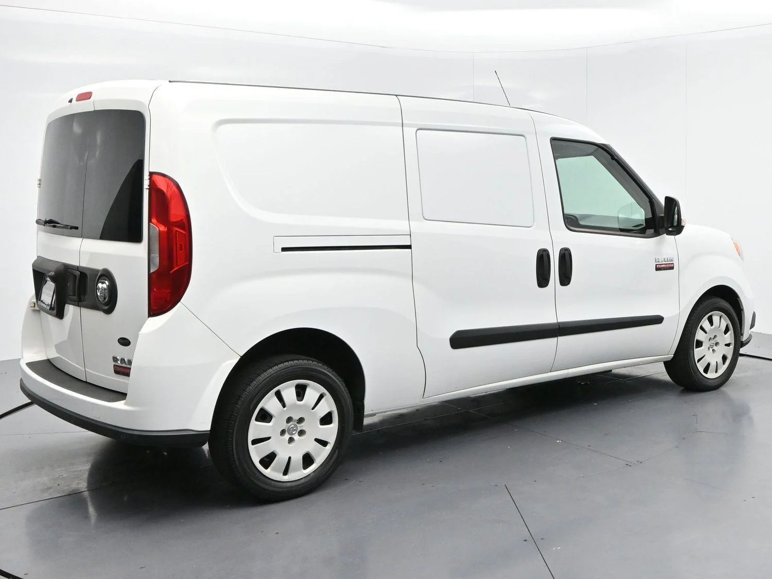 Used 2018 Bright White Ram Tradesman SLT image 7