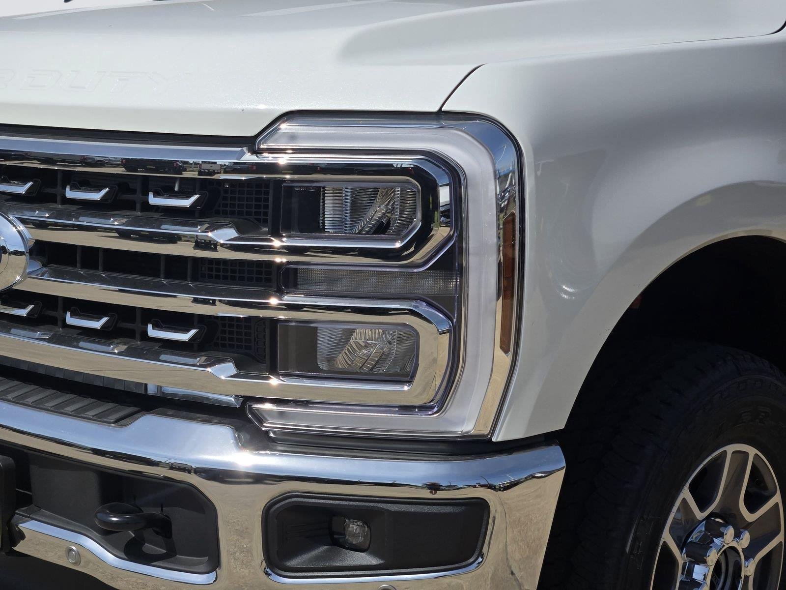 New 2026 Star White Metallic Tri-Coat Ford F-250® Lariat® image 5