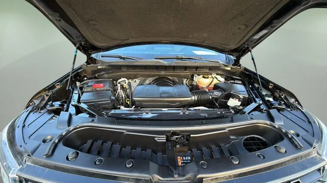 Used 2022 Black Chevrolet Z71 image 33