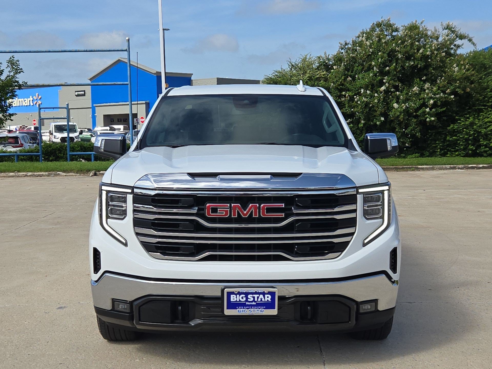 Used 2025 Summit White GMC SLT image 8