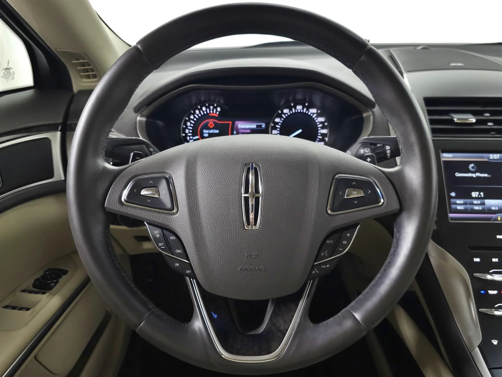 Used 2015 Red Lincoln  image 17