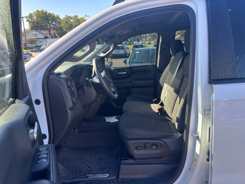 Used 2025 White Chevrolet Custom Trail Boss image 9