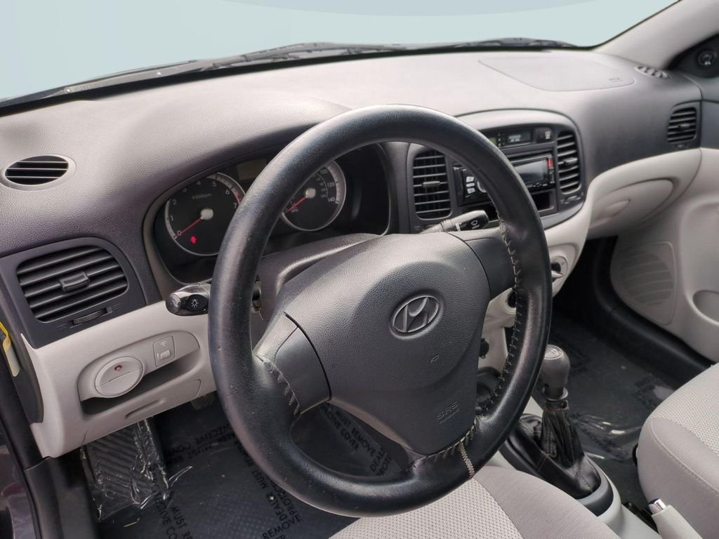 2009 Hyundai Accent GLS - Photo 13