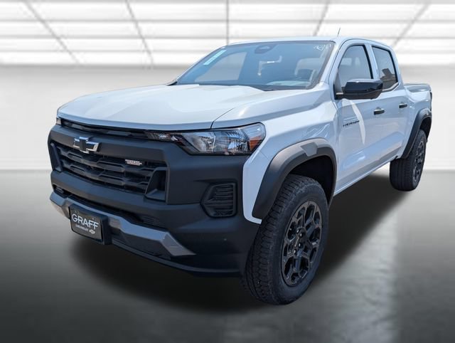 New 2026 Summit White Chevrolet Trail Boss image 27