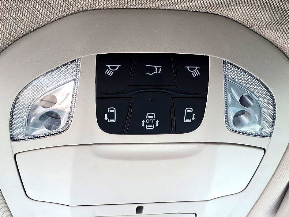 Used 2023 Bright White Clearcoat Chrysler LX image 20