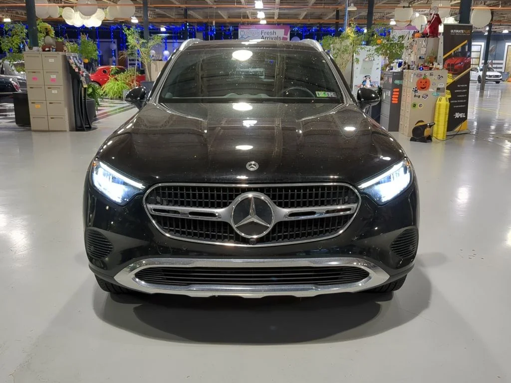 Used 2023 Black Mercedes-Benz GLC 300 image 3