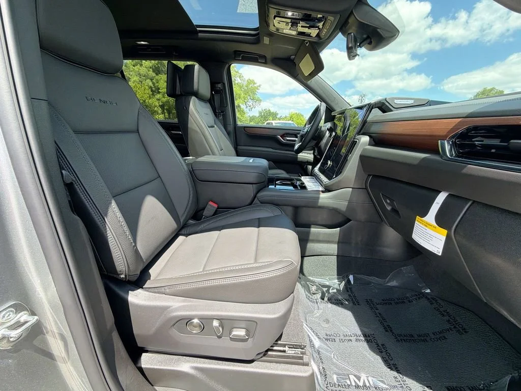 2026 GMC Yukon XL Denali - Photo 33