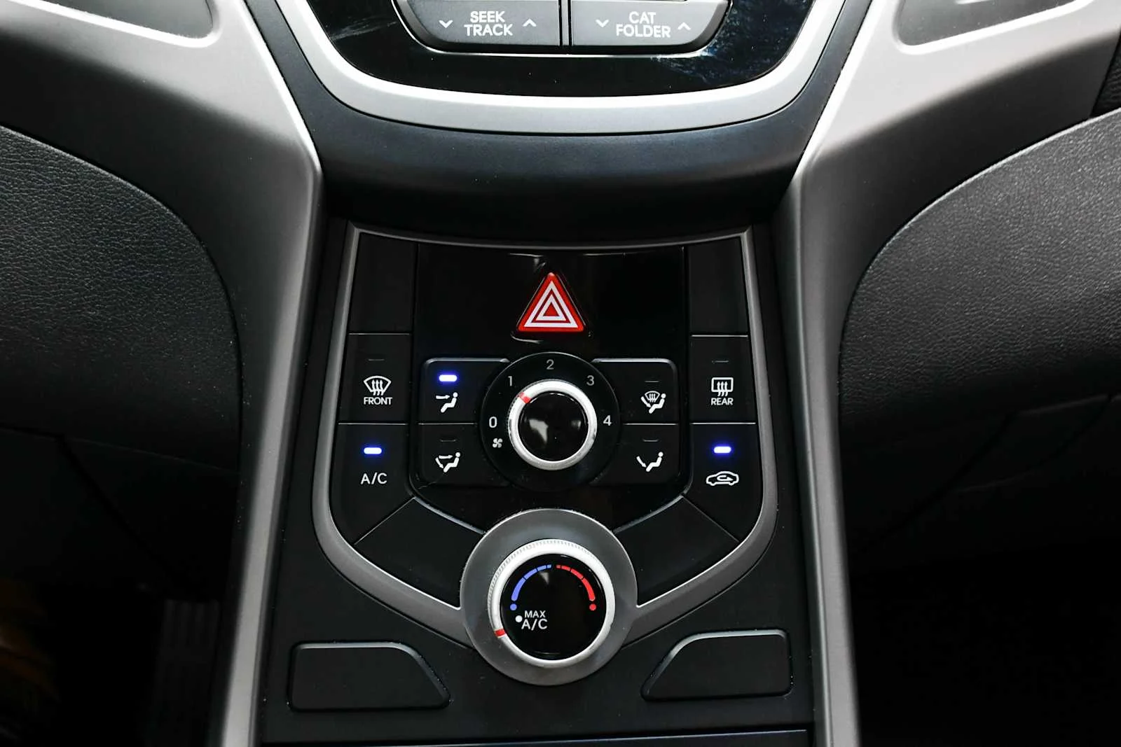Used 2015 Shale Gray Metallic Hyundai SE image 19