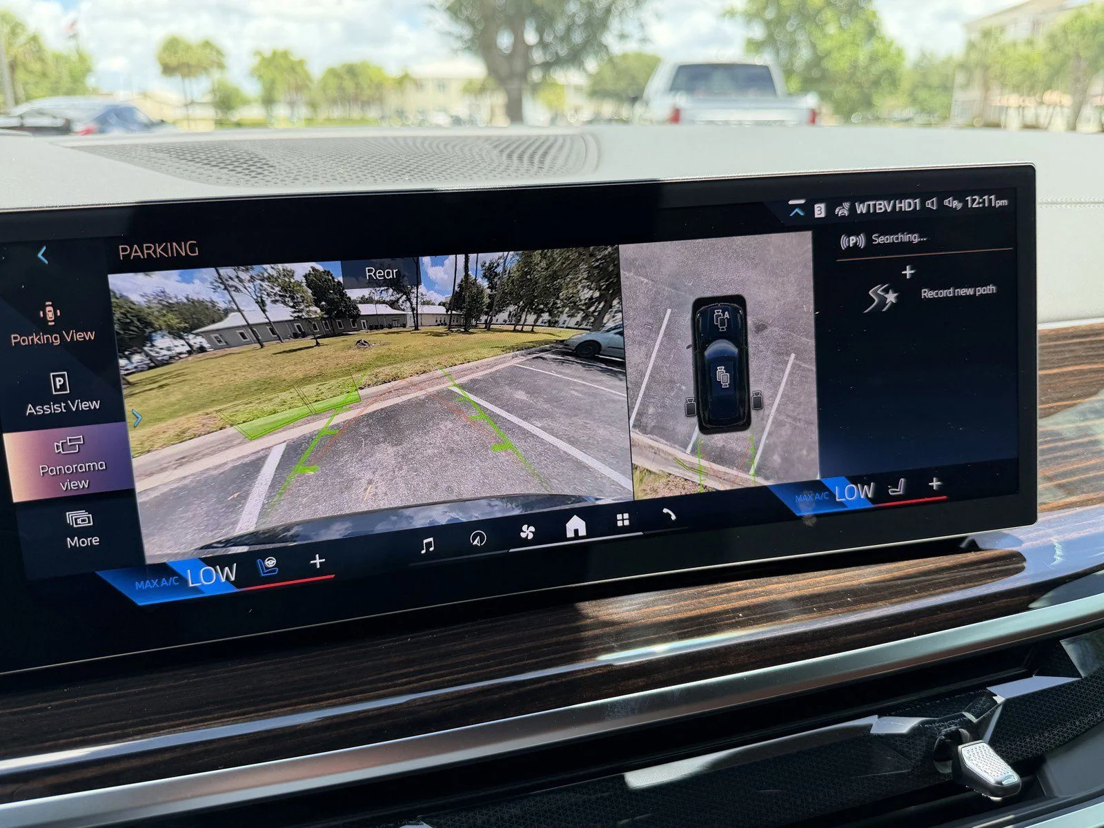 New 2026 Carbon Black Metallic BMW xDrive40i image 27