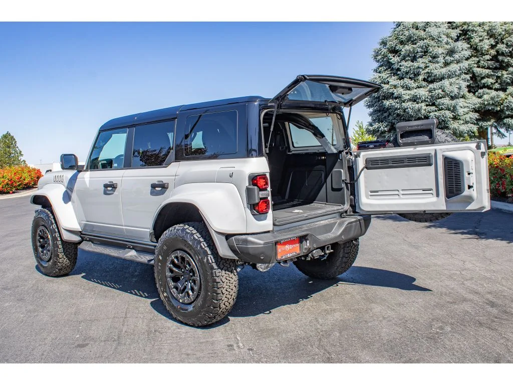 New 2026 AVALANCHE GRAY Ford Raptor image 9