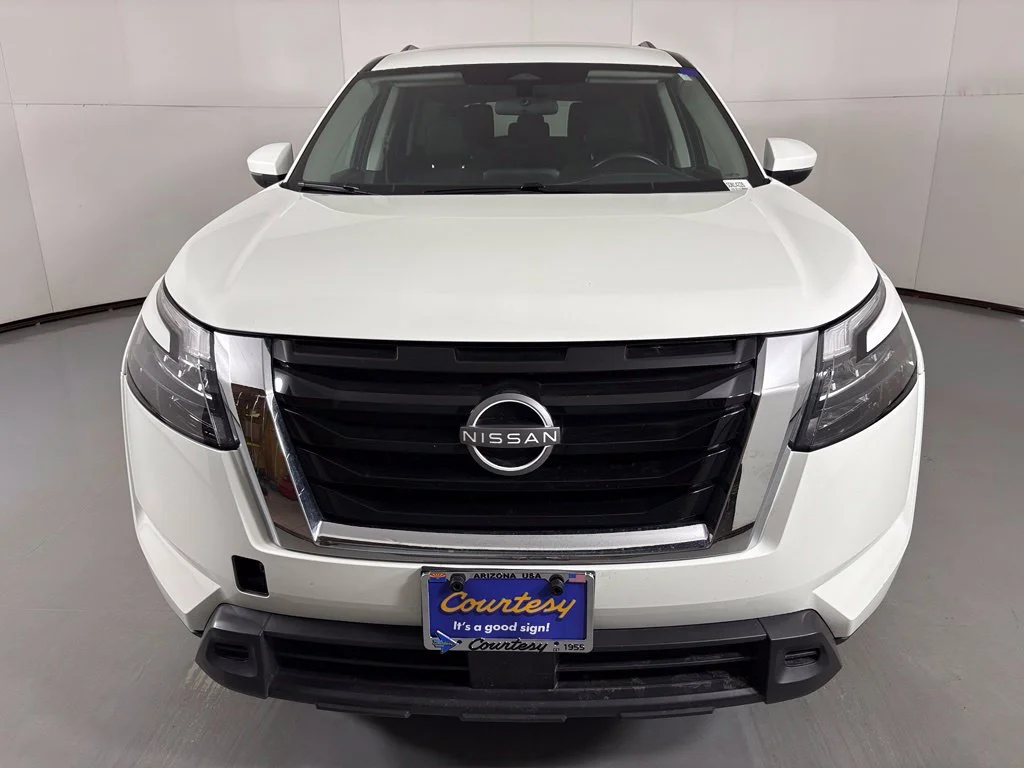 Used 2024 White Nissan SV image 3
