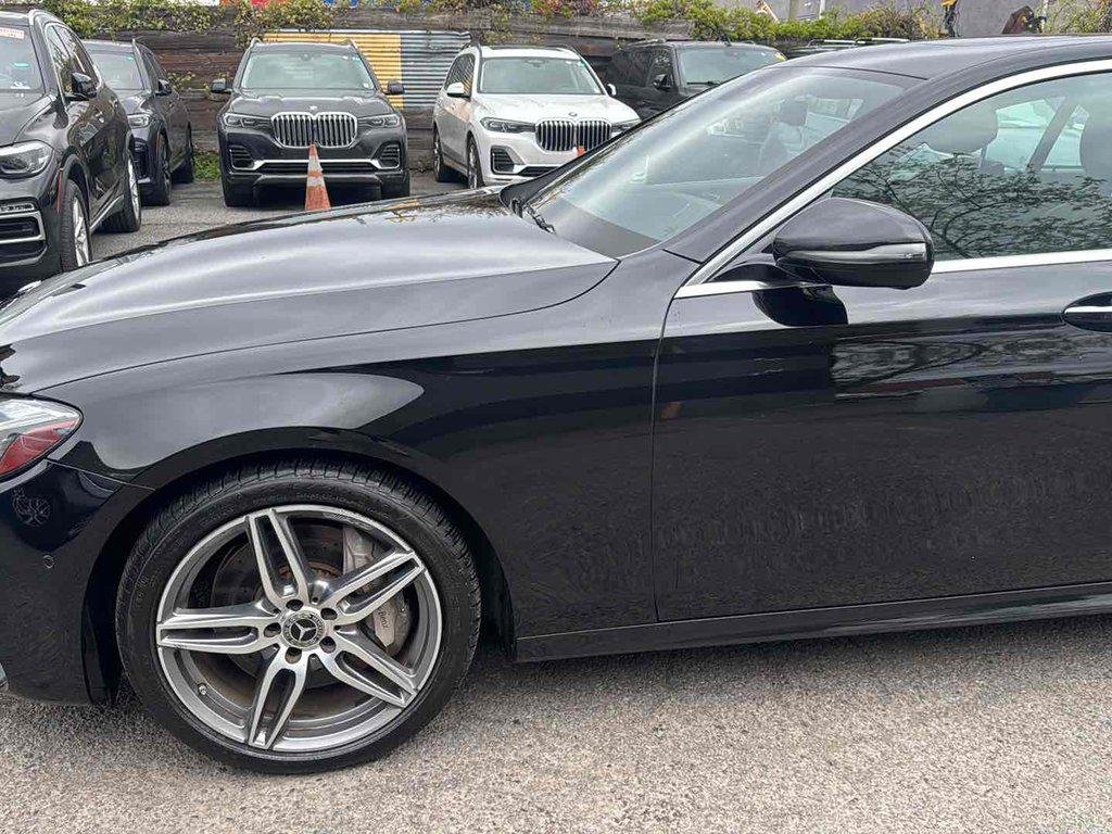 Used 2018 Black Mercedes-Benz 4MATIC® image 8