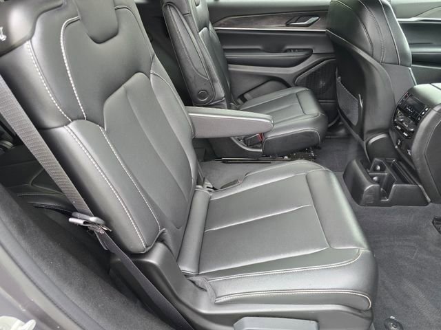 Used 2024 Baltic Gray Metallic Clearcoat Jeep Limited image 33