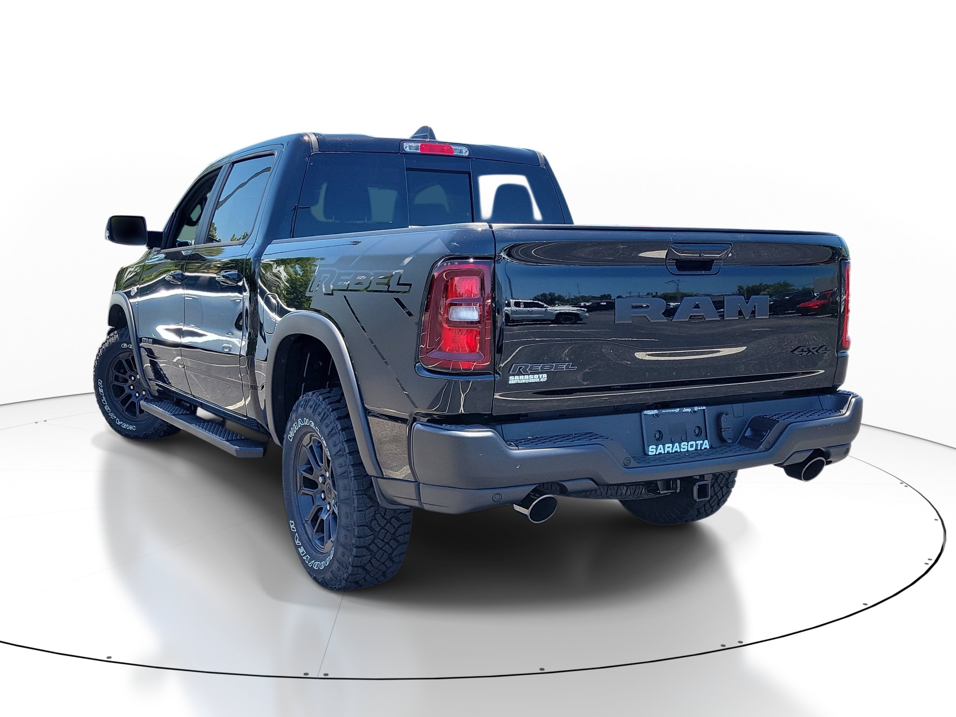 New 2026 Diamond Black Crystal Pearl-Coat Exterior Paint RAM Rebel image 4