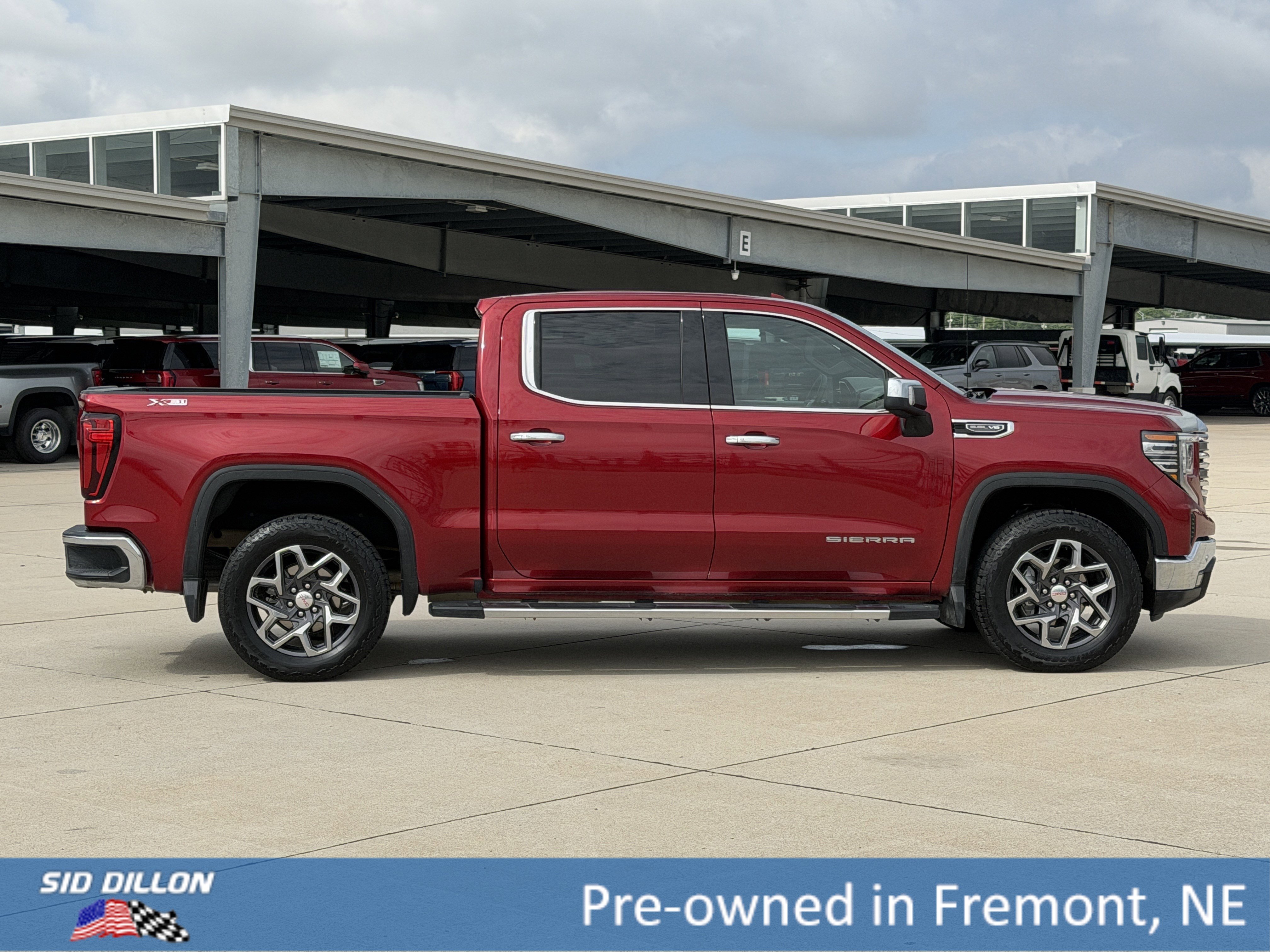 Used 2025 Volcanic Red Tintcoat GMC SLT image 3
