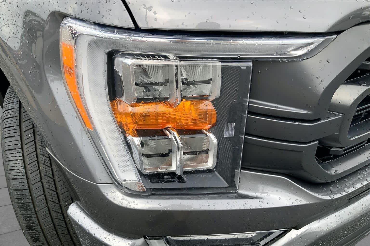 Used 2022 Carbonized Gray Metallic Ford XLT image 25